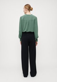 Vero Moda Tall VMBERLIN ZAMIRA WIDE  - Nohavice - black