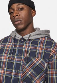 Redefined Rebel DALLAS SHIRT HOOD REGULAR FIT - Camisa - blue nights