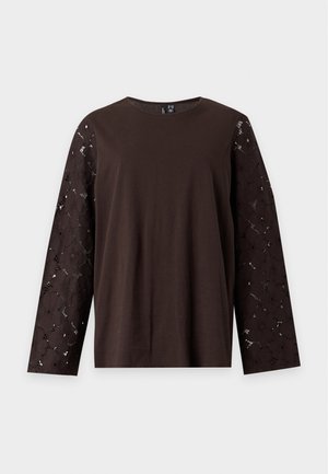 Vero Moda Curve, VMCVILLA LS O-NECK TOP JRS CUR - Блуза с дълги ръкави - chocolate torte
