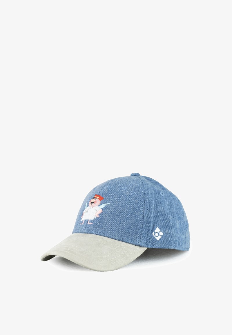 Denimblaues Baseballcap mit einem hellgrauen Wildledervisier, das auf der Vorderseite eine gestickte Cartoonfigur und auf der Seite ein Logo zeigt.