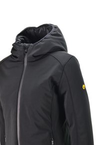 Zwarte hoodie jack met een hoge nek en een klein gele logo op de mouw. Voorzien van een rits voorkant en twee zijzakken. Gladde stoftextuur.