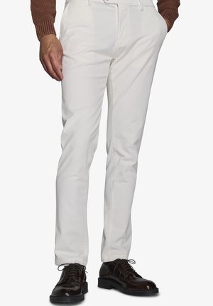 Chino - white solid