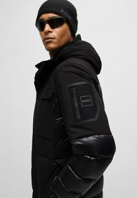 BOSS J_EAMS - Dunkappa / -rock - black one