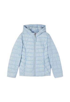 Giacca trapuntata azzurro chiaro con cappuccio, cerniera frontale e due tasche laterali, stesa su uno sfondo bianco.