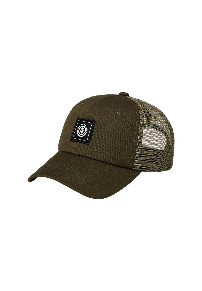 Gorra de béisbol verde oliva con paneles traseros de malla y un parche negro cuadrado con un logo circular blanco en el frente.