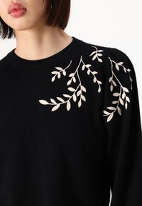 Object OBJTHESS EMBROIDERY  - Jumper - black