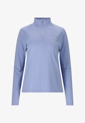 Ljusblå långärmad tröja med halvdragkedja i kragen. Tillverkad av ett mjukt, lätt material med en subtil logo på bröstet.