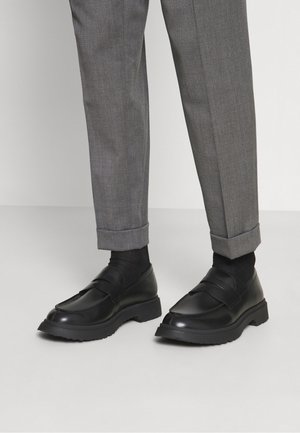 WALDEN - Slipper - glänzend schwarz