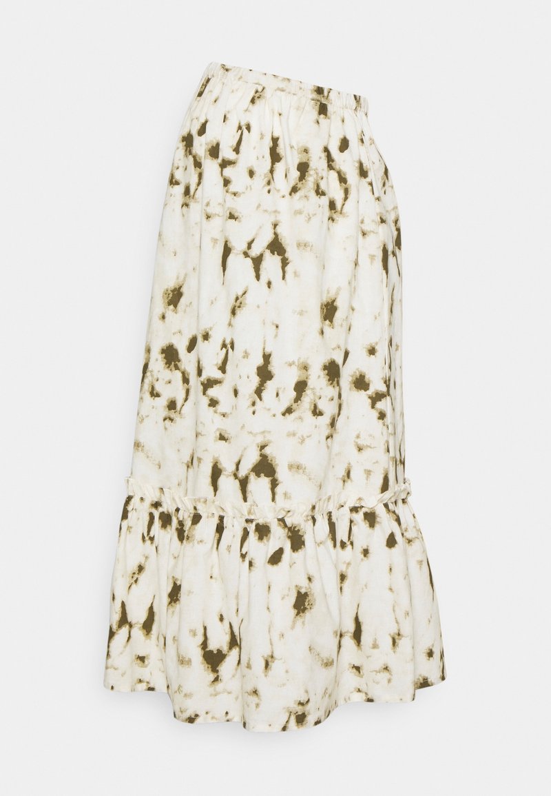 Jupe midi blanche avec motif tie-dye abstrait vert olive, taille élastique et ourlet à volant.
