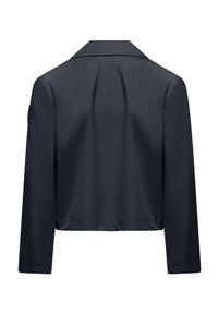 Giacca blu navy con colletto, maniche lunghe e taglio corto. Tessuto liscio con dettagli minimi, che presenta un design snello.