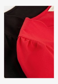 Ej vald, black and red