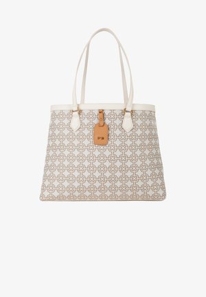 Tote bag met witte handgrepen en een beige geometrisch patroon, voorzien van een lichtbruine leren label met gouden hardware en reliëftekst "V78".