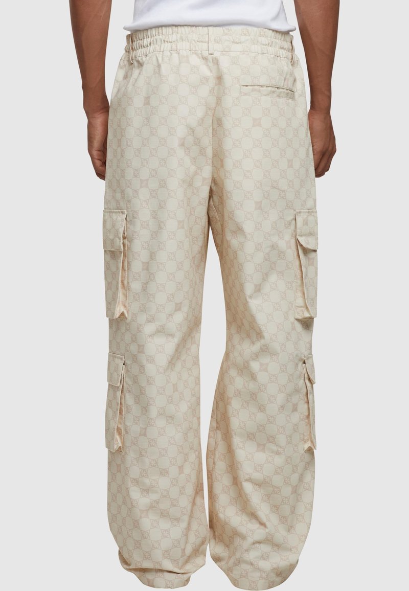 PEQUS MONOGRAM - Cargo trousers - white sand/off-white - Zalando.co.uk