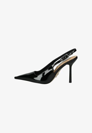 Sorte patentlæder slingback pumper med spidse tæer, stiletto hæl og udskæringsdesign. Har metallisk spænde som accent.