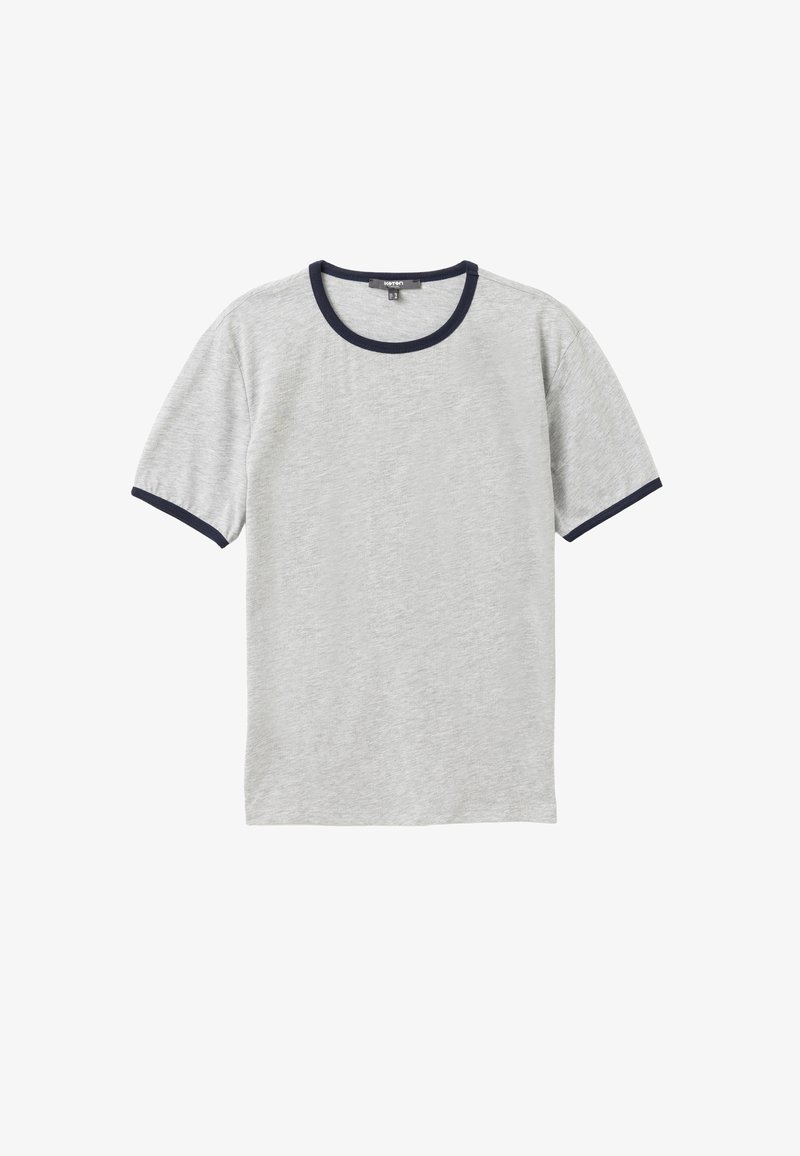 Grå bomulds T-shirt med korte ærmer, med en marineblå ribbet rundhalset og ærmekanter. Blød tekstur, minimalistisk design.