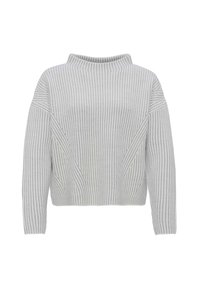 Pull en maille côtelée gris clair avec épaules tombantes et col ras du cou haut, présentant des motifs à rayures diagonales et verticales.