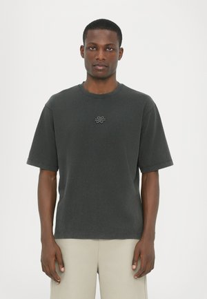 BOXY EMBROIDERED - Print T-shirt - vintage black