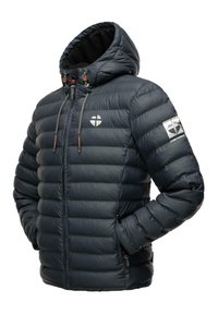 Námorně modrá péřová bunda s kapucí, včetně zipového uzávěru, elastických manžet a dvou bočních kapes. Stříbrné logo na hrudi a na rukávu.