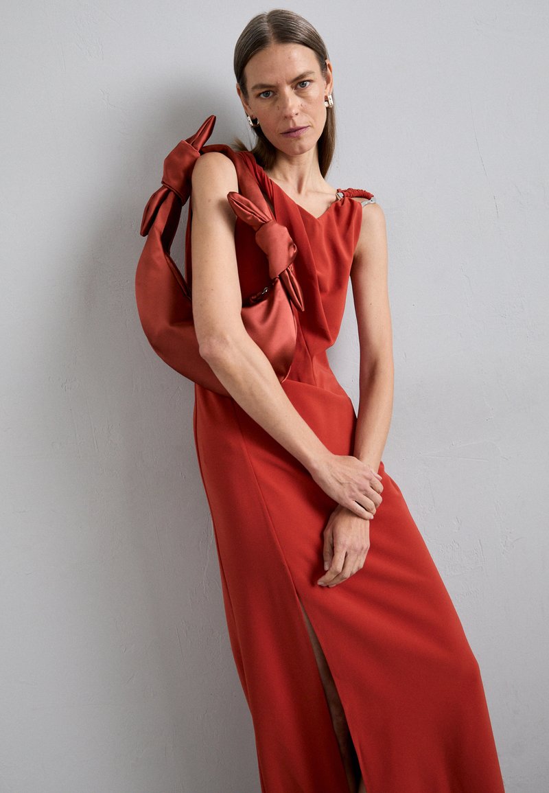 Stine Goya KNOTTED FLOOR LENGTH DRESS - Maxi dress - red ochre/red -  Zalando.ie
