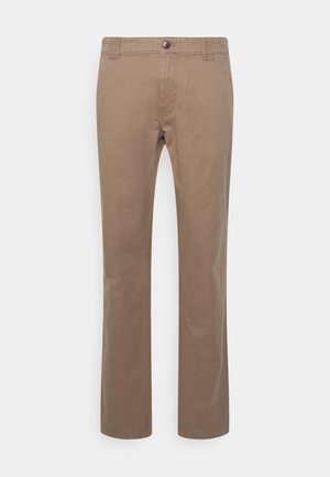 Pantalons chinos beiges pour hommes, coupe droite, avec bouton à l’avant et passants pour ceinture, présentés sur un fond blanc uni.