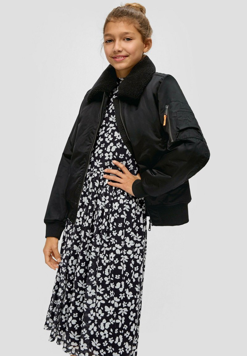 s.Oliver - DETACHABLE COLLAR  - Light jacket - schwarz, Enlarge