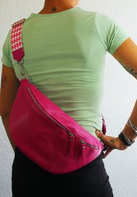 DrachenLeder GÜRTEL TOSCANTO CROSSBODY \ - Heuptas - pink