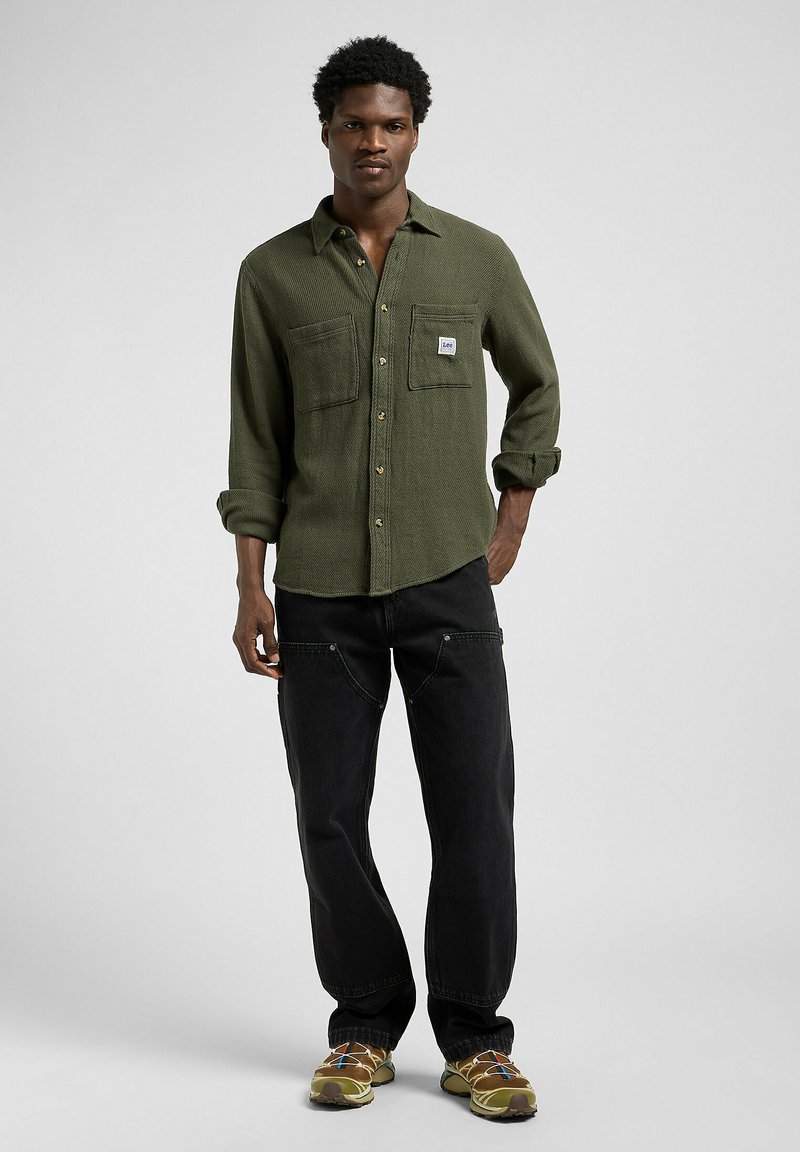 Camicia a maniche lunghe con taschino OPORTO