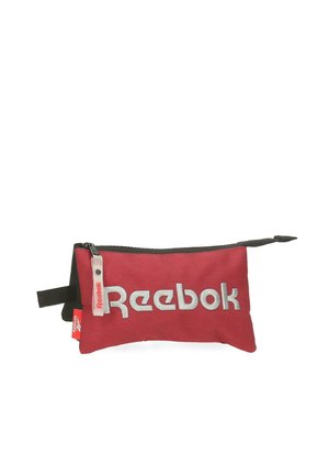Bolsa rectangular roja con cremallera negra y correa, con el logo blanco de Reebok impreso en el frente.