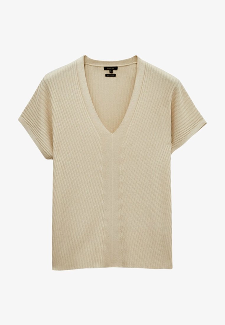 Haut en maille beige à manches courtes avec col en V et texture côtelée, présentant des motifs de côtes diagonales sur le devant et les manches.