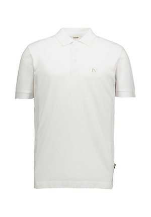Biała koszulka polo z krótkim rękawem, kołnierzykiem, trzema guzikami oraz małym haftowanym logo na lewej piersi.