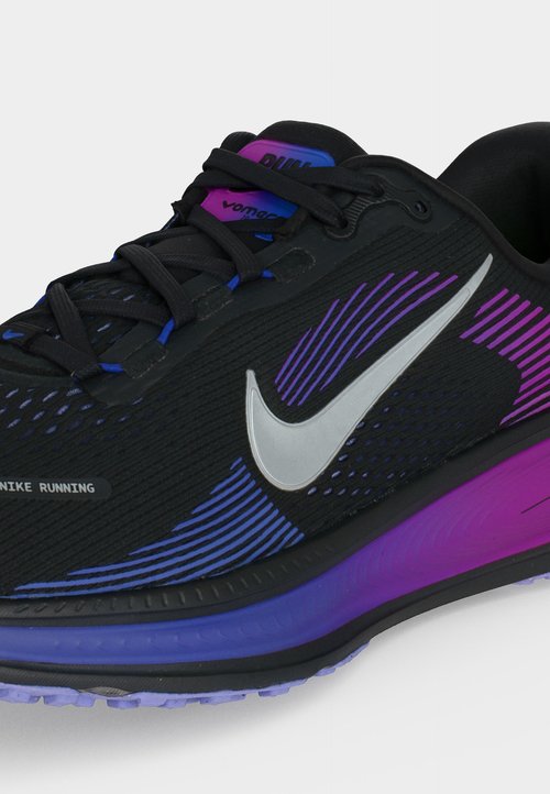 Nike VOMERO 18 UNISEX - Road running shoes - black/metallic silver-coloured/vivid purple/persian violet/purple pulse — foto 7