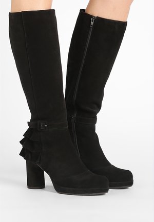 Kozaki na platformie