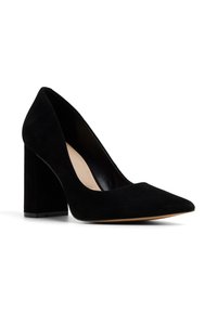 Pompe à talons hauts en suède noir avec un bout pointu, un talon carré et une doublure intérieure lisse. Présente une silhouette élégante et un design minimaliste.