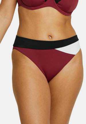 Bas de bikini taille haute en bordeaux profond avec des accents géométriques noirs et blancs. Fabriqué en tissu de bain lisse et extensible.
