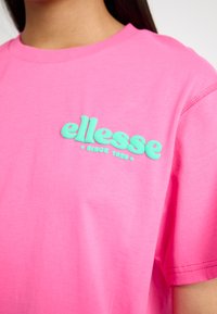 Ellesse CAMPOFELICE - T-shirt imprimé - pink