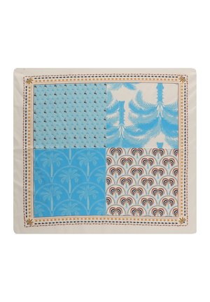 Sjaal met vier blauwe en beige panelen met kleine flamingo's, palmbladeren, blauw gebladerte en regenboogachtige bogen met een rand van bladeren en bloemen.