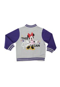 Giacca per bambini con maniche viola, corpo grigio, polsini a righe, con Minnie Mouse e il testo "Questa Ragazza Può" adornato da cuori colorati.