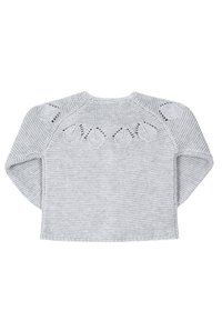 Maglione grigio lavorato a maglia con collo rotondo, maniche lunghe e un motivo testurizzato che presenta disegni di foglie sulla schiena.