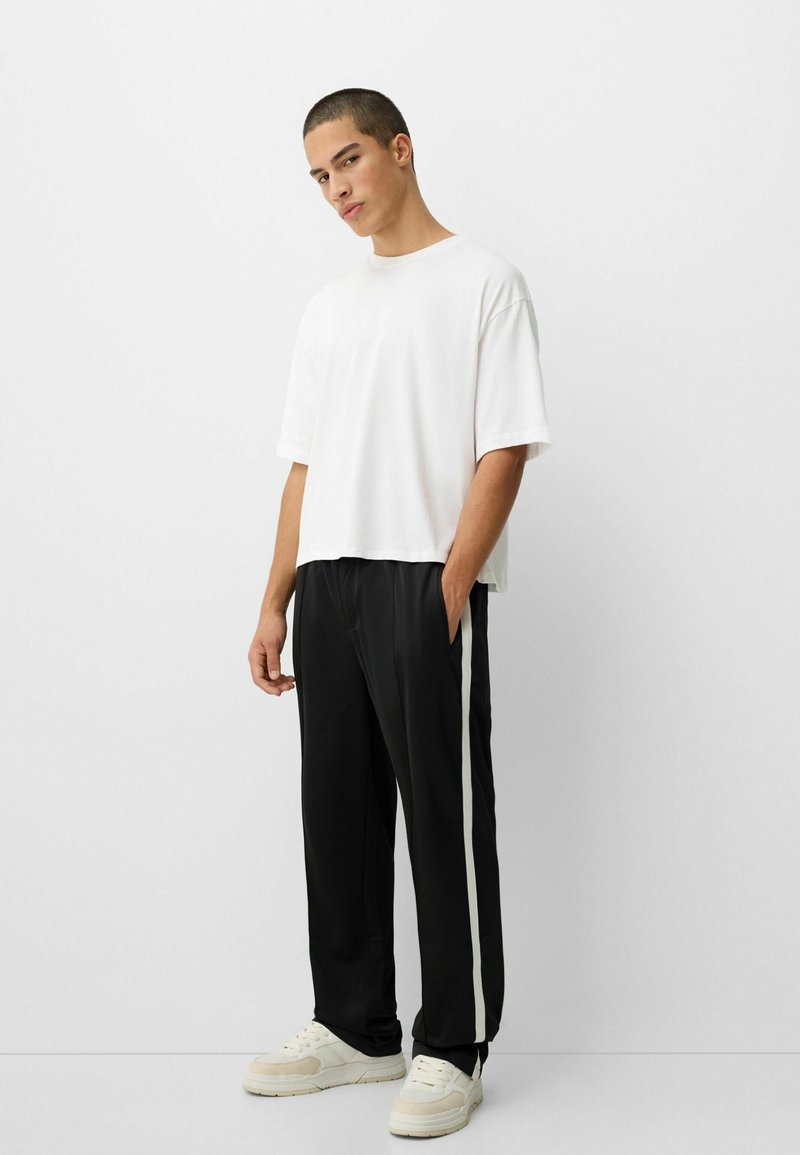 Bershka Trainingsbroek zwart Bershka Trainingsbroek zwart