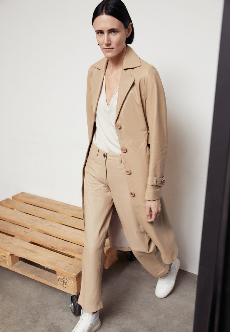 STUDIO ID ISABEL - Gabardina - ivory