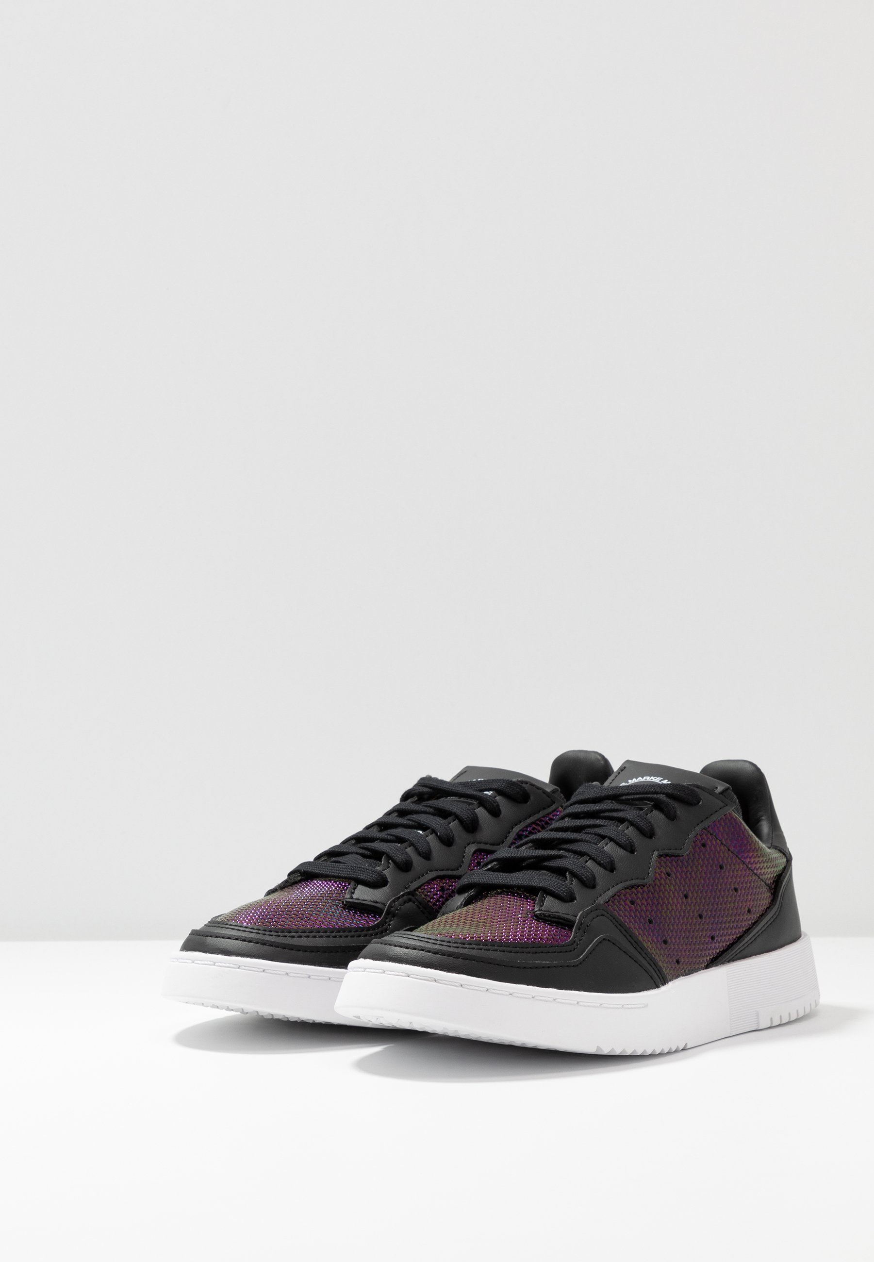adidas Originals SUPERCOURT Joggesko core blackfootwear adidas Originals SLEEK Joggesko core blacksuper pink