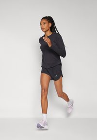 HOKA ESSENTIAL TEE - Top dugih rukava - black