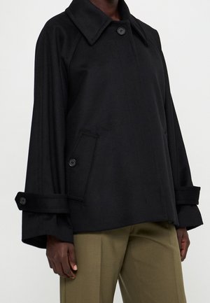 Chaqueta fina - black