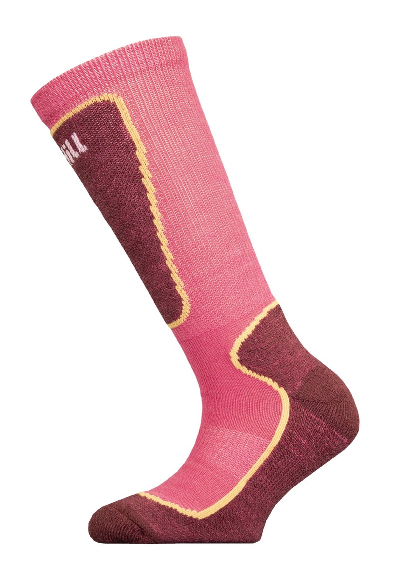 Kniestrümpfe in Pink mit braunen Akzenten. Verfügt über eine gerippte Textur, einen gepolsterten Bereich in Dunkelbraun und gelbe Akzente entlang der Kanten.