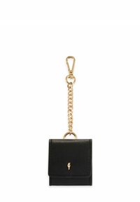 Czarny skórzany portfel na klucze ze złotymi elementami, wyposażony w zatrzask i łańcuszek. Kompaktowy, prostokątny kształt.