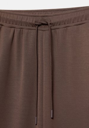 PULL&BEAR, WIDE-LEG - TRACKSUIT TROUSERS - Pantalon de survêtement - brown