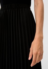 s.Oliver BLACK LABEL A-linjekjol - black