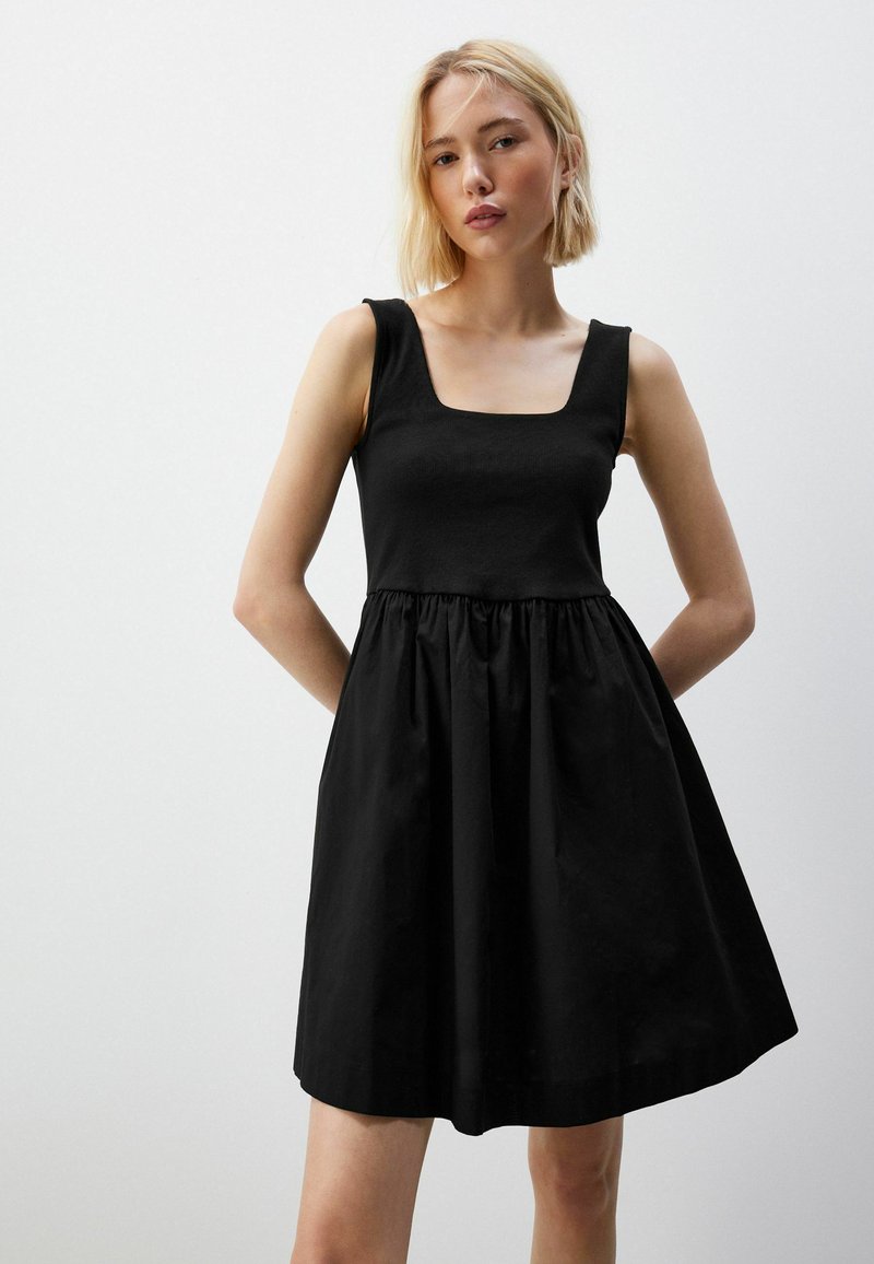 Next SUMMER MINI - REGULAR FIT - Haljina od žerseja - black