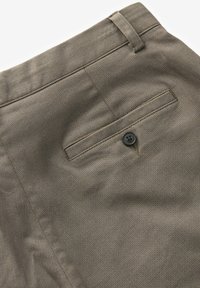 Next BELTED - REGULAR FIT - Shorts - dark stone