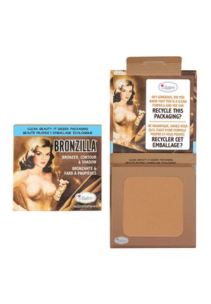 Bronzilla bronzer en contourpoeder in een vierkant compact; lichtbruine tint, zachte textuur, milieuvriendelijke verpakking versierd met een vintage ontwerp.
